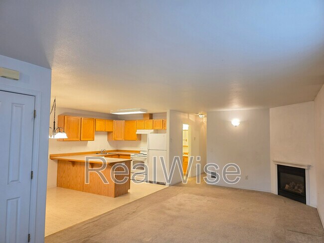 Foto del edificio - 931 NE Hidden Valley Dr