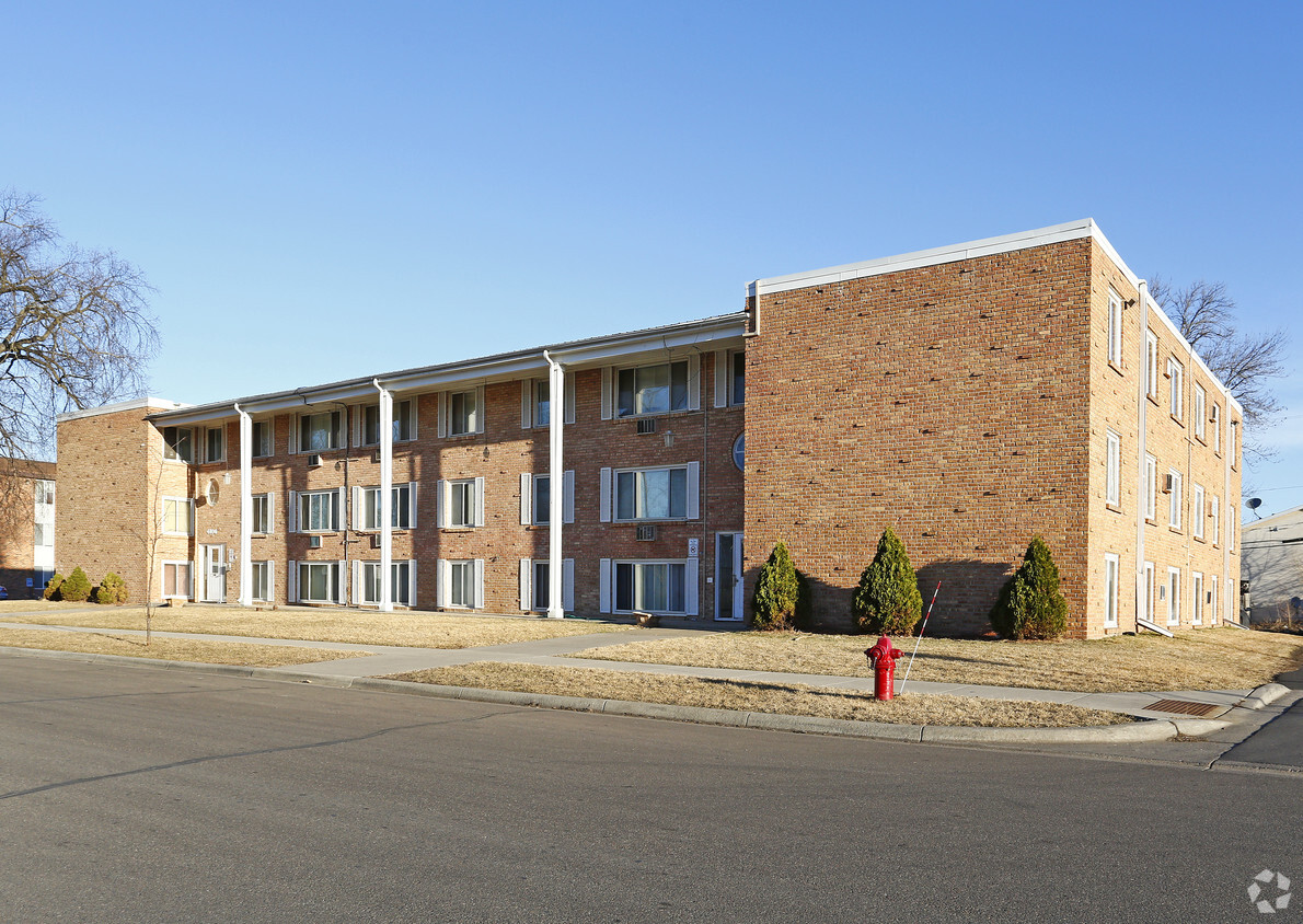 Primary Photo - Country View Apartments