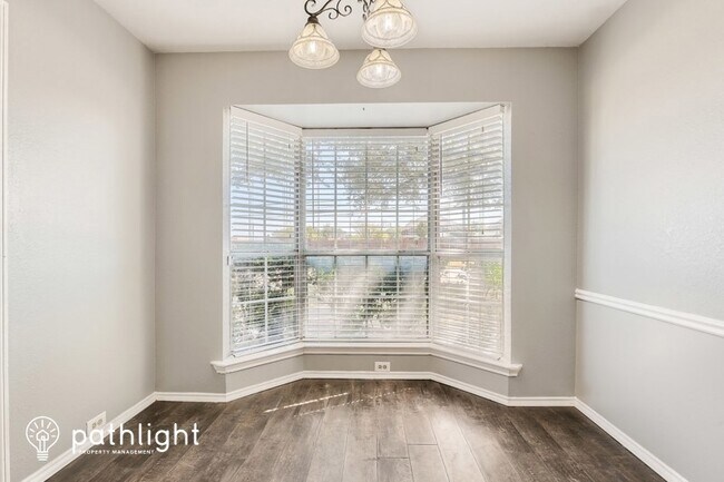 Foto del edificio - 505 N Kreymer Ln