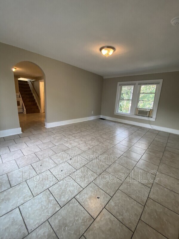 617 W Calhoun St Unit Apt. B