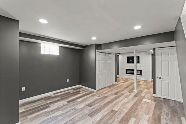 Building Photo - 5360 California Ave