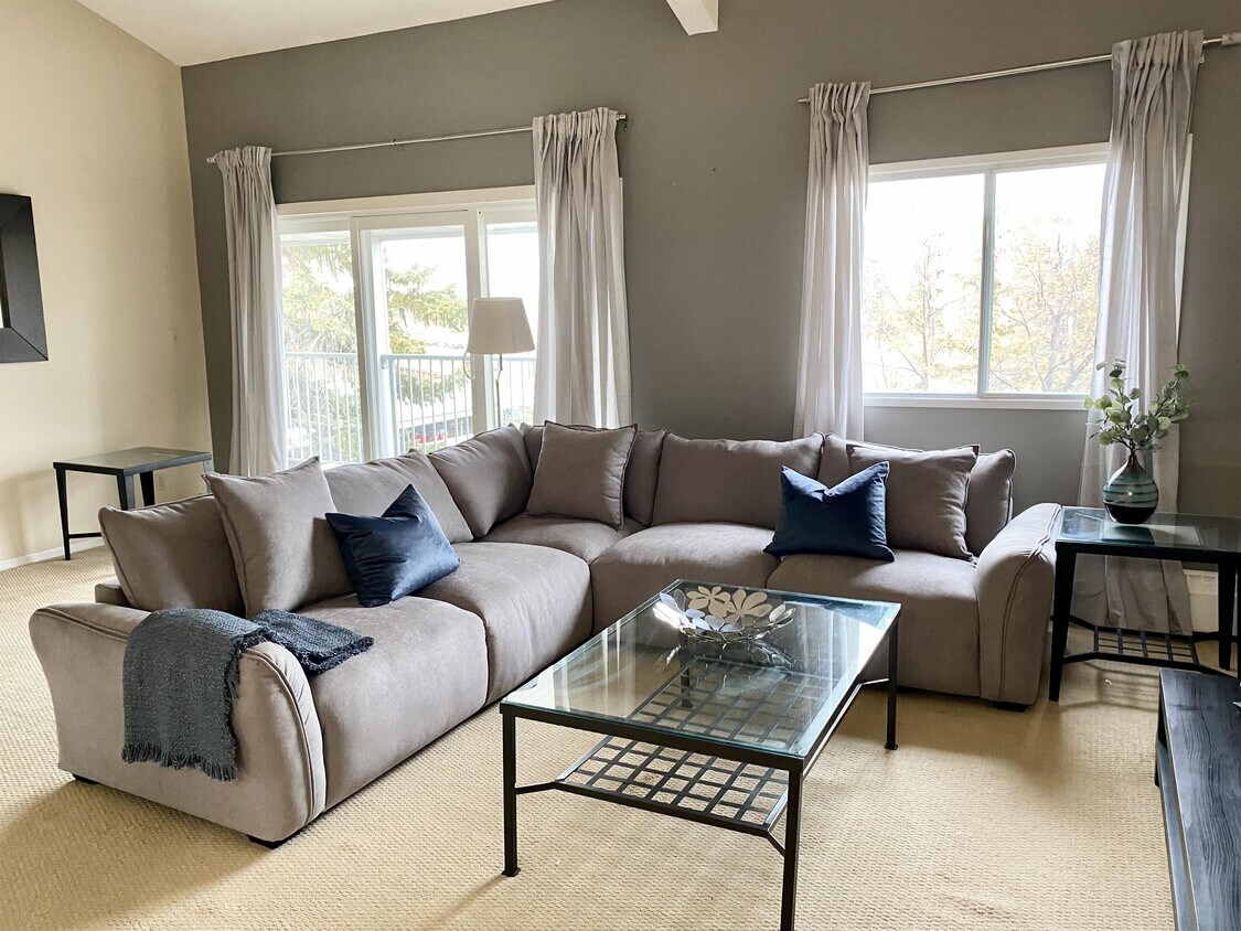 Photo principale - 4404-4404-122 122 St NW