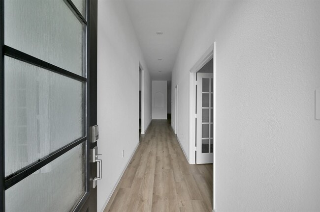 Building Photo - 17841 McClary Cardinal Dr