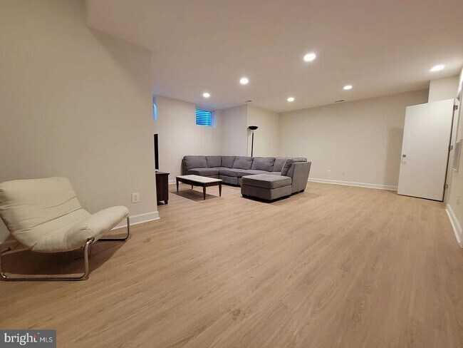 Foto del edificio - 1418 44th St NW