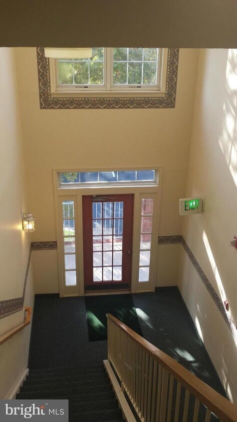 Foto del edificio - 8927 Groffs Mill Dr