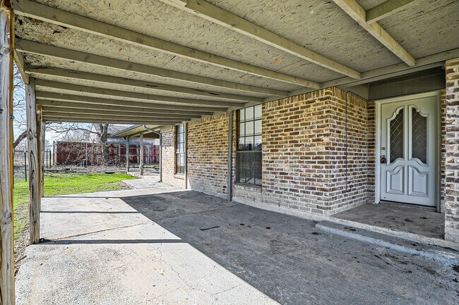 Foto del edificio - 226 E Pritchard Ln