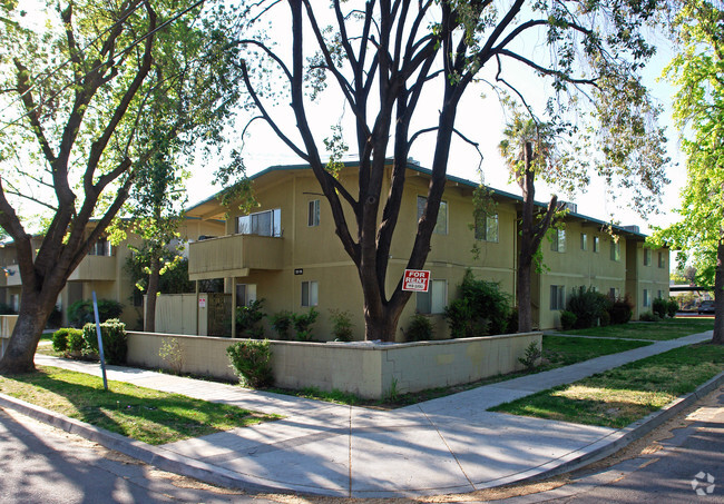 Torre Court - Tower Court Apartments