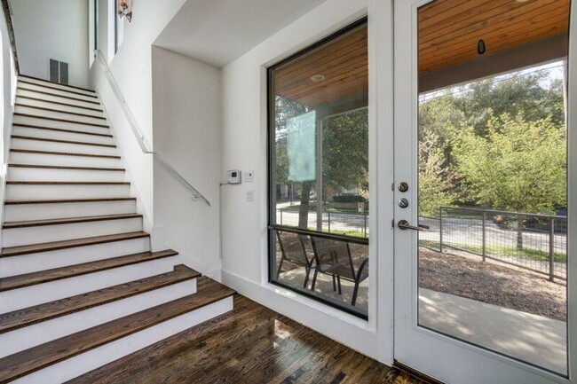 Foto del edificio - 2522 N Henderson Ave
