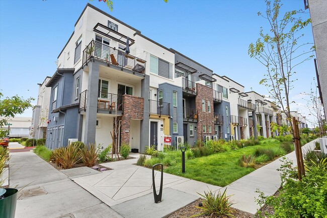 Building Photo - 2835 Cathwood Ln