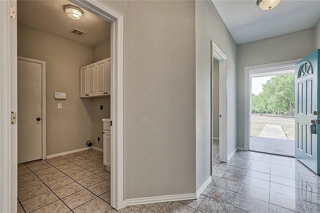 Building Photo - 310 Hurricane Creek Ln