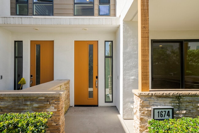 Building Photo - 1674 Topanga