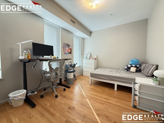 Foto del edificio - 53 Glenville Ave