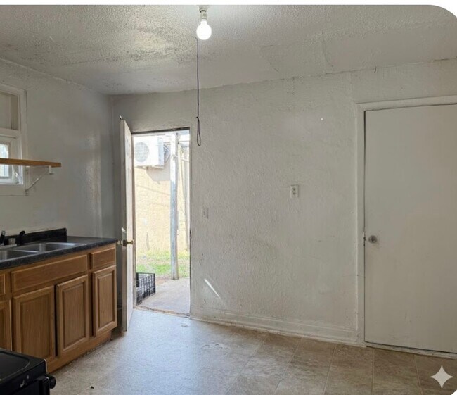 Foto del edificio - 1921 Emerson Dr