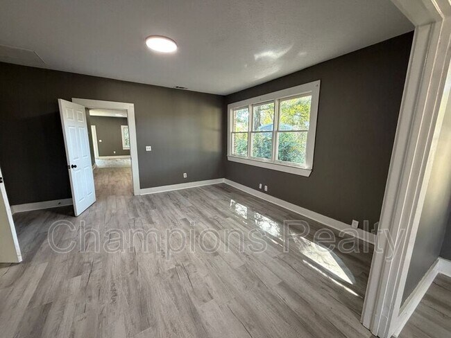 Foto del edificio - 948 Belvedere Dr