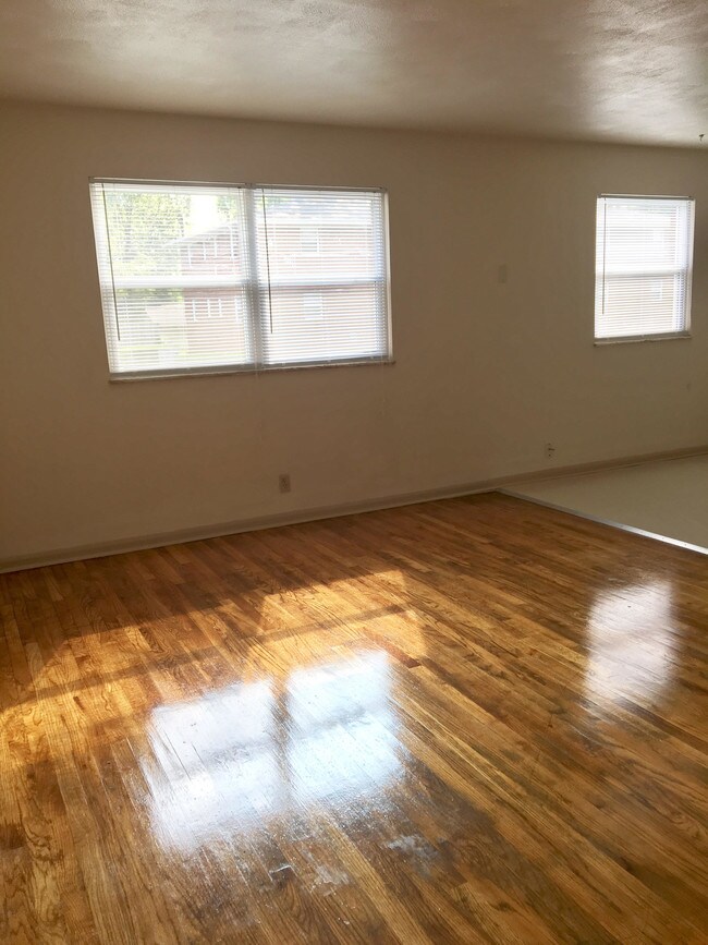 Shamrock Apartments Apartments Indianapolis, IN