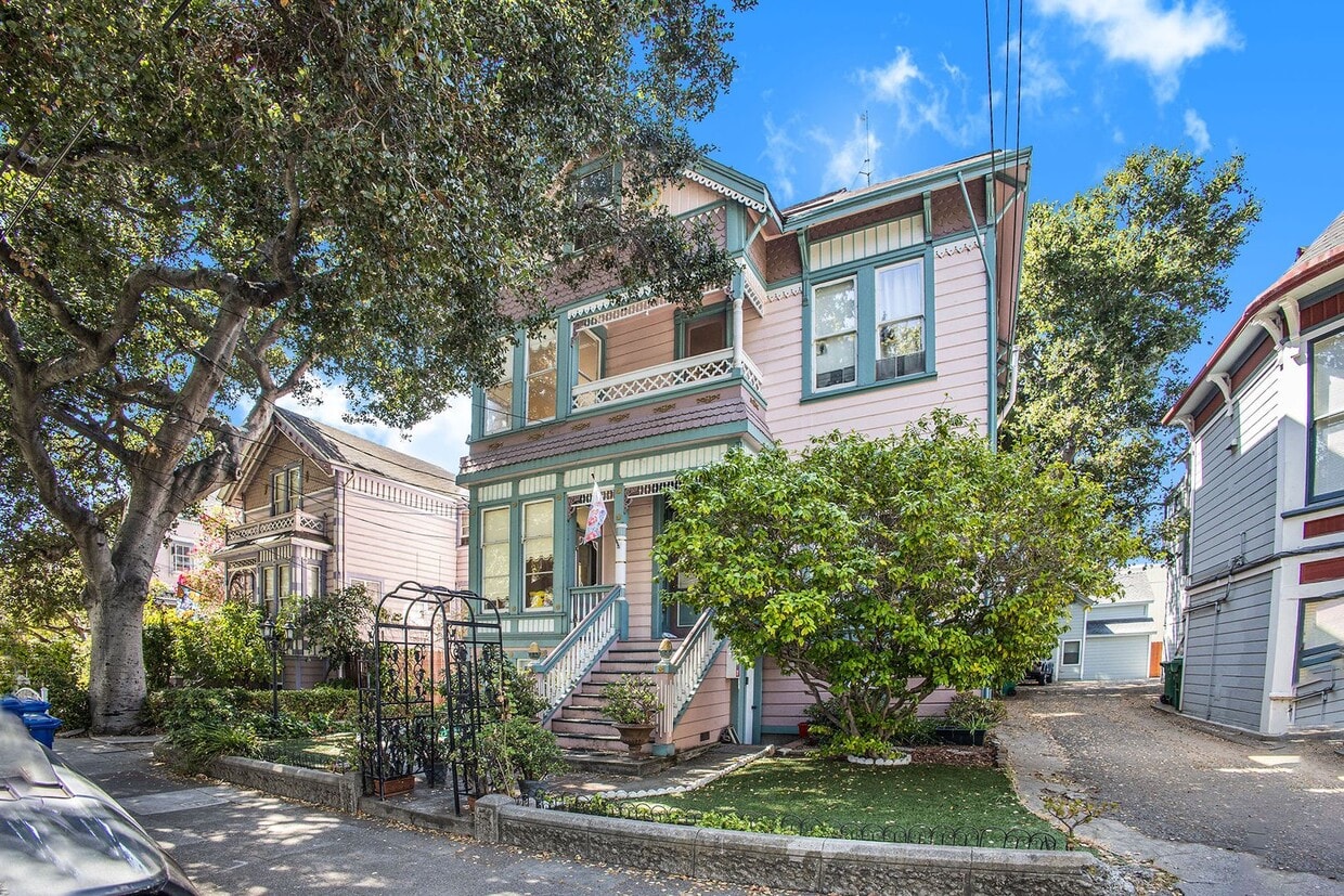 Primary Photo - 1231 Park Ave