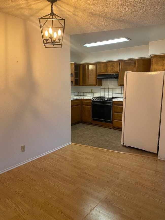 Building Photo - 495 Ridgecrest Ct