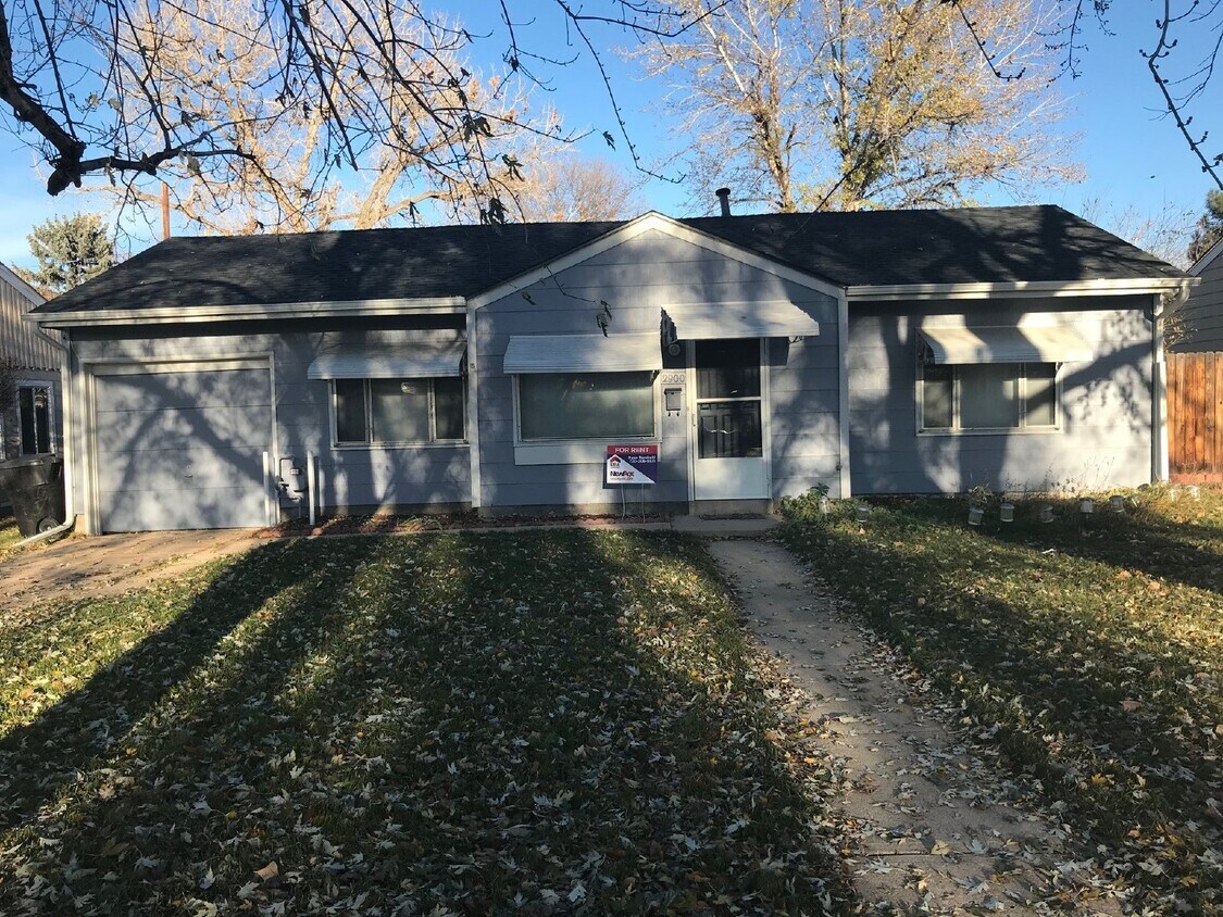 Primary Photo - 2BR/1BA in University Hills with Huge Yard...