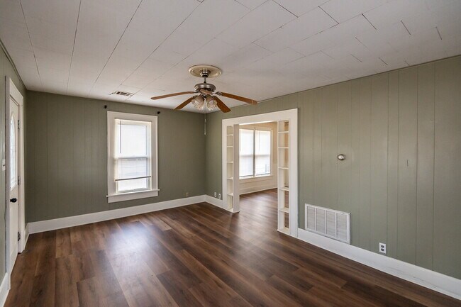 Foto del edificio - 2 bedroom for Lease