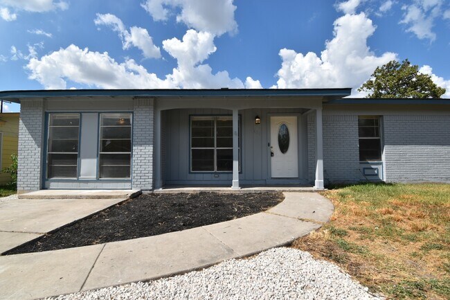 Foto del edificio - Welcome home to 411 Artemis!