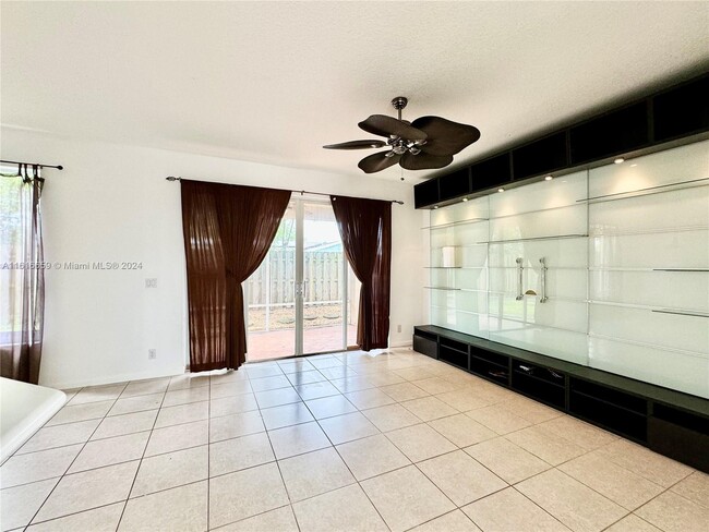 Foto del edificio - 9744 Vineyard Ct