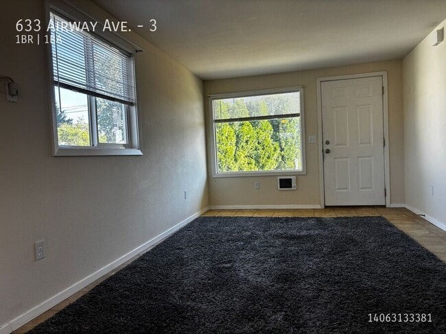 Building Photo - 633 Airway Ave