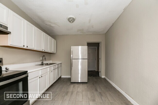 Foto del edificio - 2646 Lantana Ave