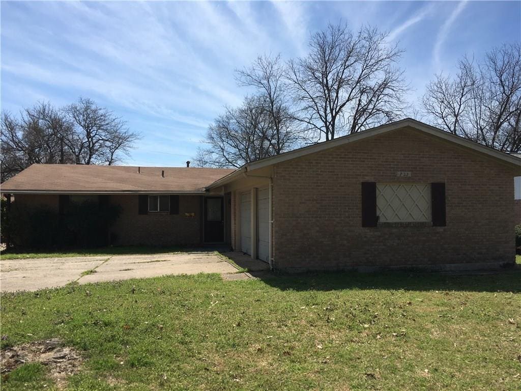 Primary Photo - 723 Maryland Dr