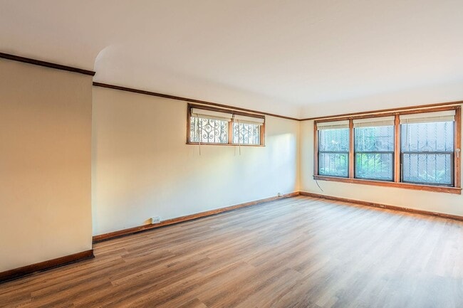 Interior Photo - Dixonian