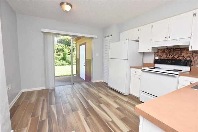 Building Photo - 766 Zella Ln