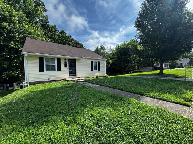 Foto del edificio - 2305 Cherokee Ln