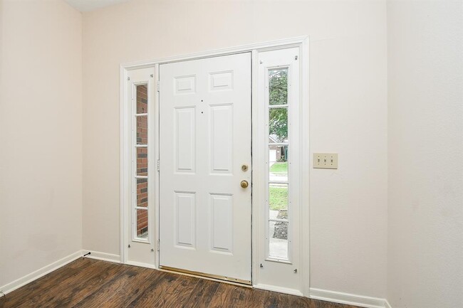Building Photo - 9811 Sandtown Cir