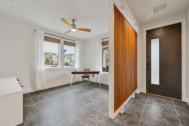 Building Photo - 4400 Authentic Dr