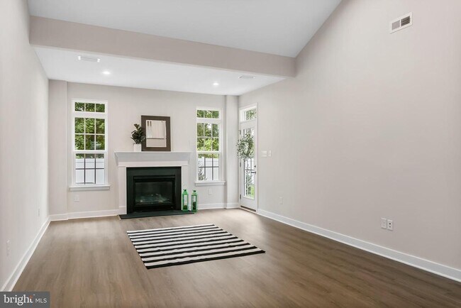 Foto del edificio - 214 Hidden Acres Ln