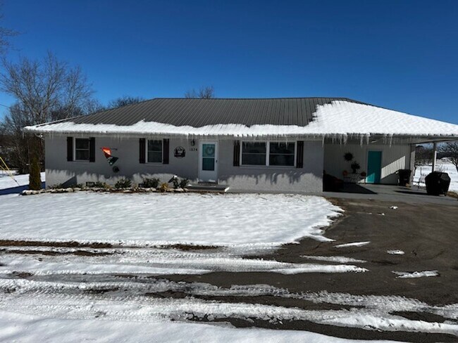 Foto del edificio - Maryville 37804 - 3 bedroom, 2 bath home -...