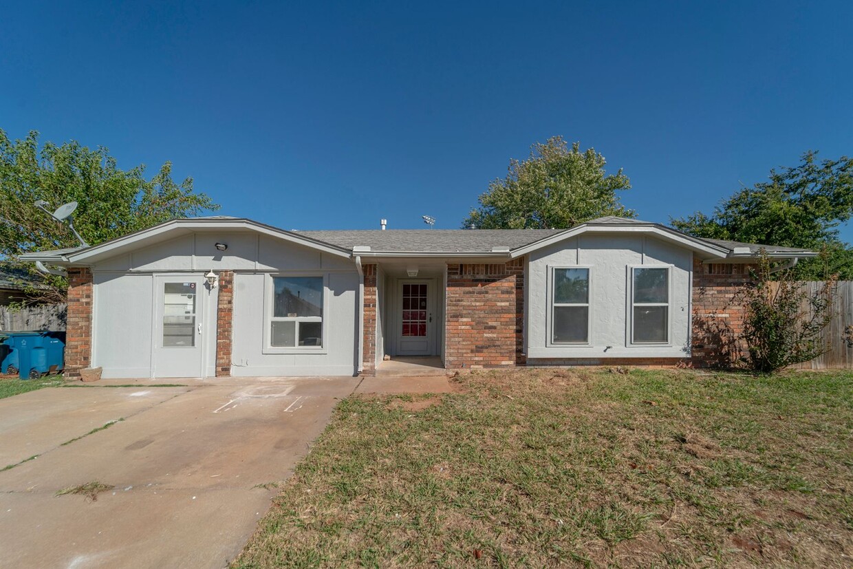 Primary Photo - Edmond home