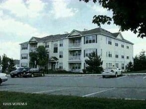 Building Photo - 335 St Andrews Pl