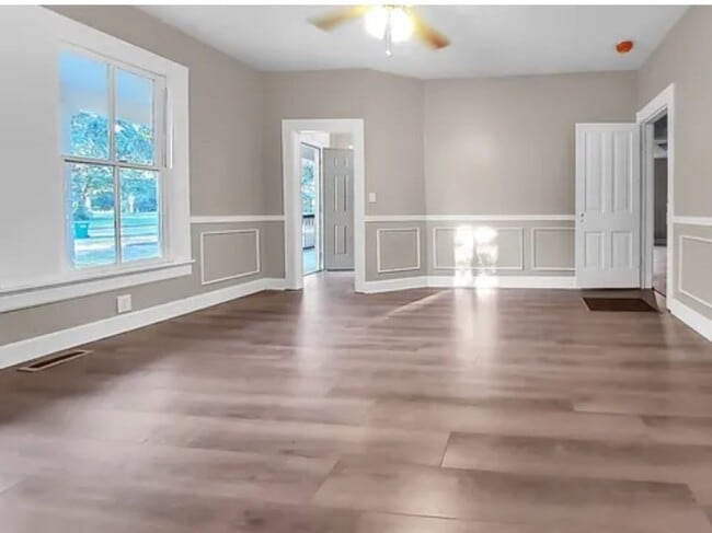 Building Photo - Great Family Home