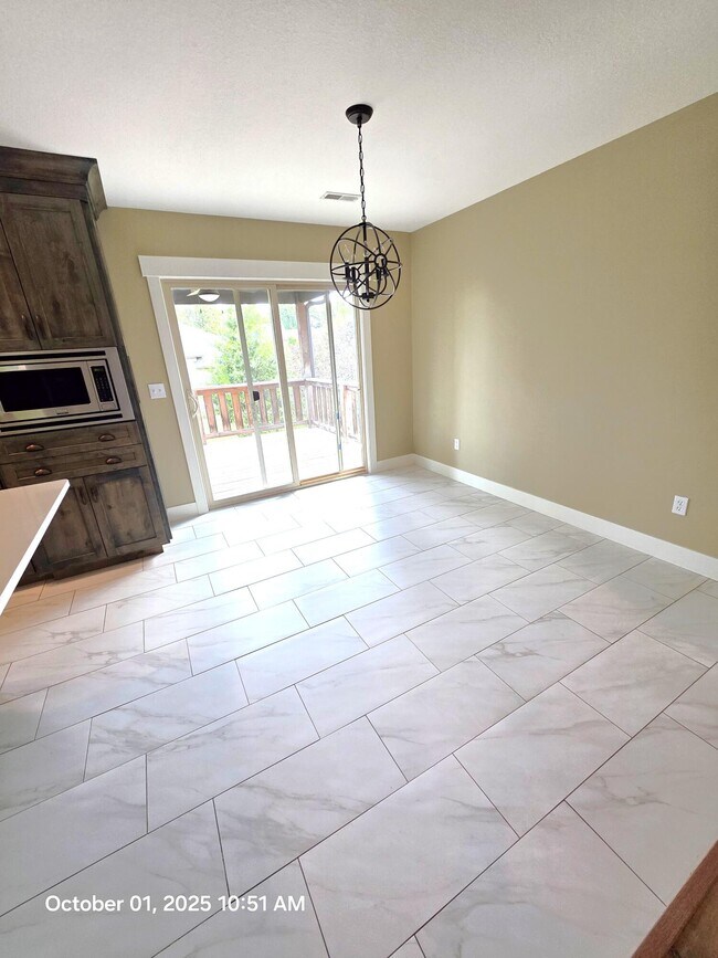 Building Photo - 2600 Norbury Dr