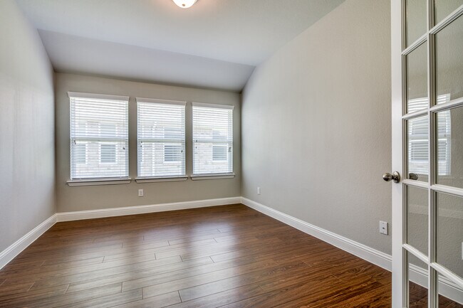 Building Photo - 2142 Erika Ln