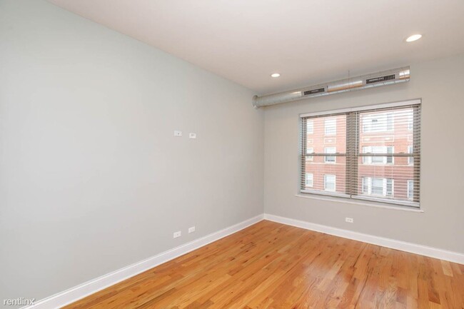 Building Photo - 2 br, 1 bath Apartment - 635 E 49th St # 641