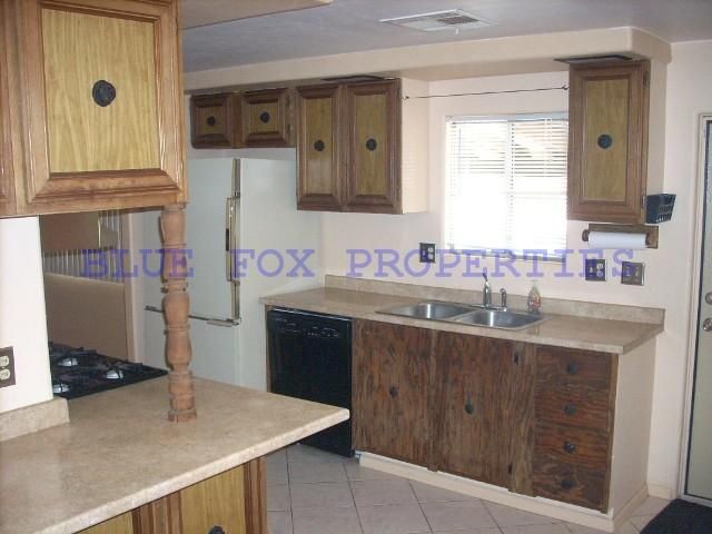 Building Photo - Hill top views of the Catalina Mountains