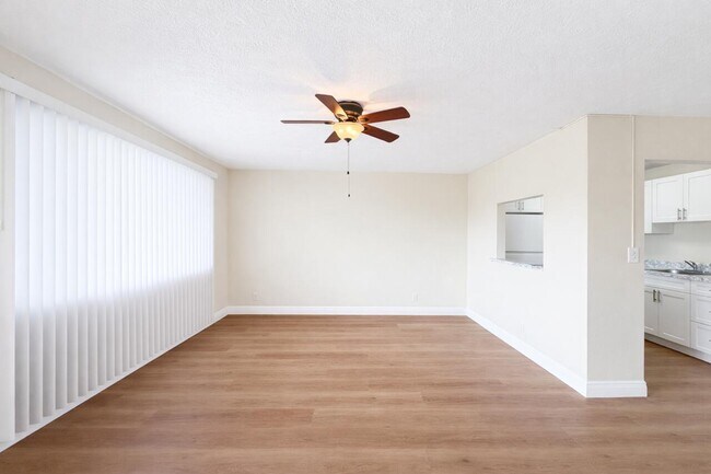 Foto del edificio - 700 Village Green Ct