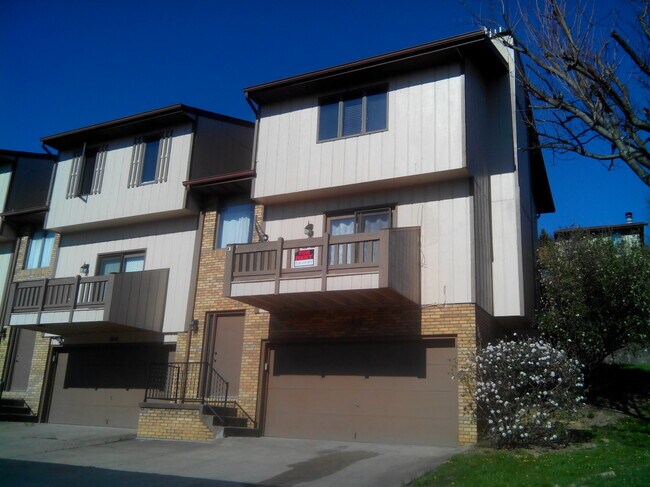 Foto del edificio - 1226 Van Voorhis Rd