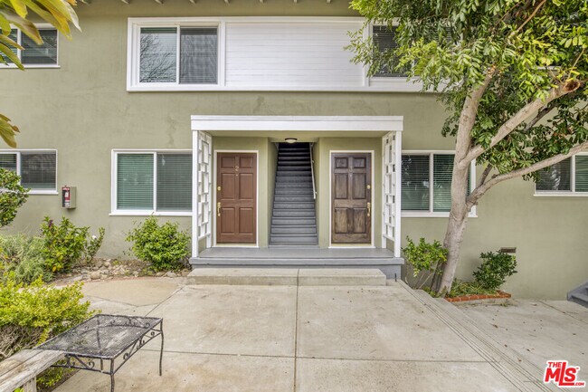 Building Photo - 16144 Sunset Blvd