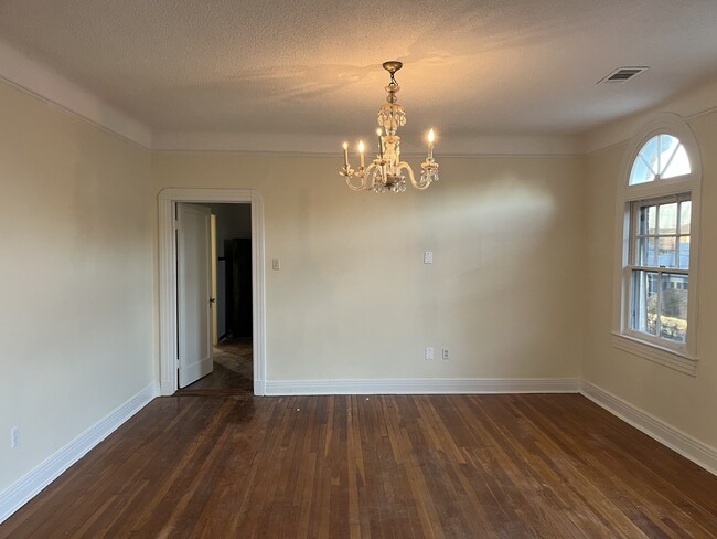 Dining room - 6132 Canal Blvd