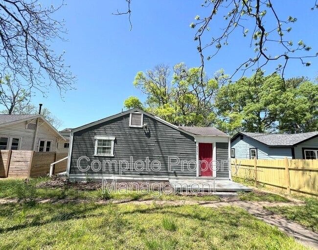 Foto del edificio - 4536 40th Pl N