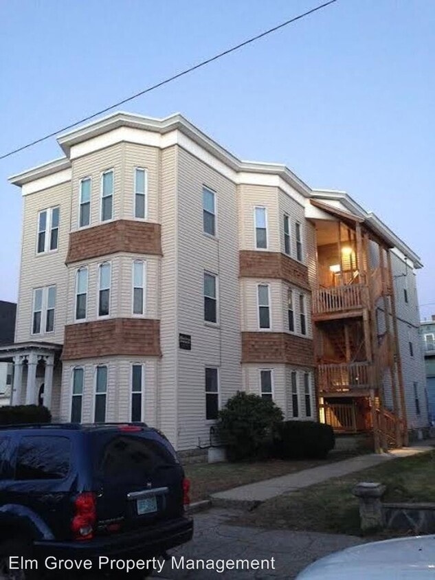 Primary Photo - 487 Cartier St