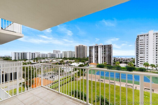 Foto del edificio - 3020 NE 32nd St