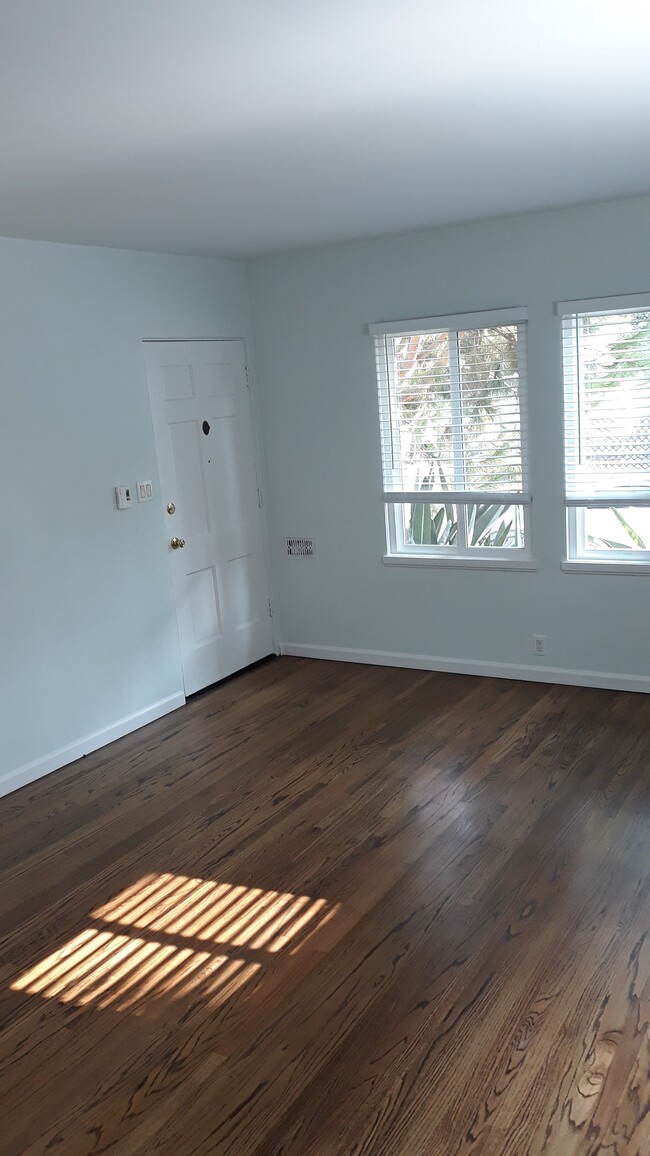 Livingroom Other Front Door - 3949 Veselich Ave